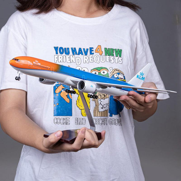 1:150 ''Orange Pride'' KLM Royal Dutch Airlines Boeing 777-300ER 